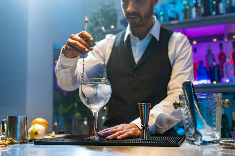 What Is a Mixologist and How Do I Become One? | Demitri’s – Demitris